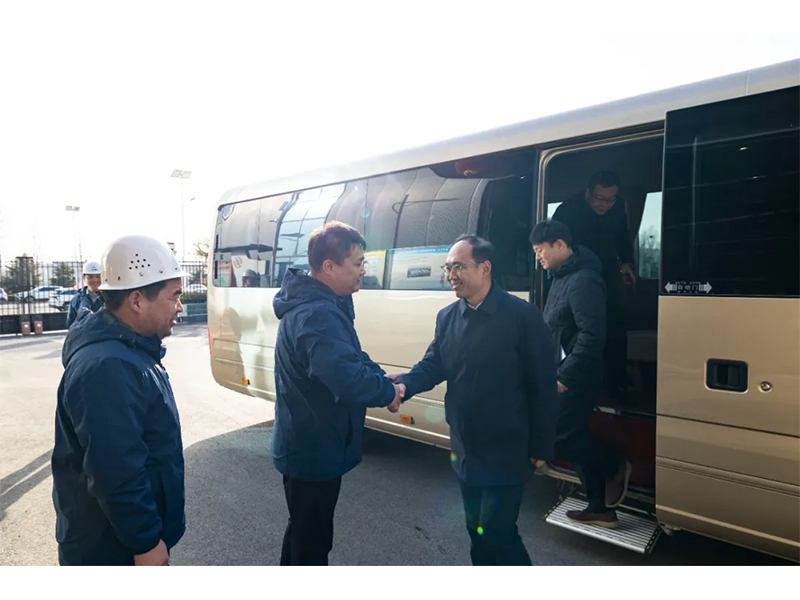 新乡市委常委、卫辉市委书记崔红建一行莅临卓一牧业调研指导!