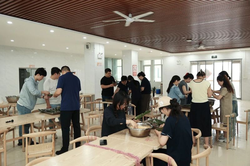 粽情端午,共筑企心 | 卓一牧业祝大家端午安康!