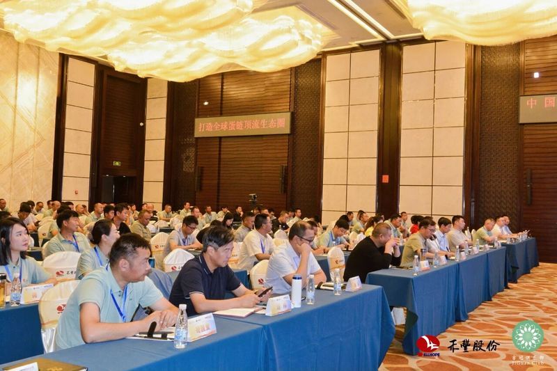 卓一牧业受邀出席中国蛋鸡高质量发展（云南）论坛，分享创新养殖新思路